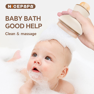 Stoccaggio liquido Spuma liscia e spazzolino da bagno per bambini Combinazione di prodotti di qualità alimentare Massaggio di pulizia morbida in silicone